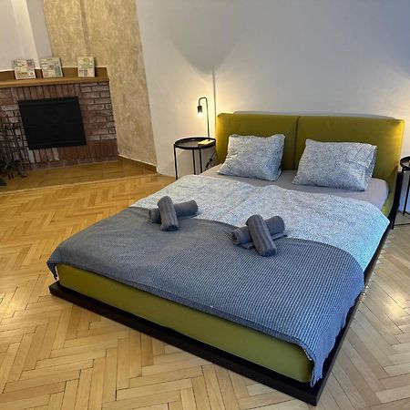 Nerudova Apartments Praag Buitenkant foto