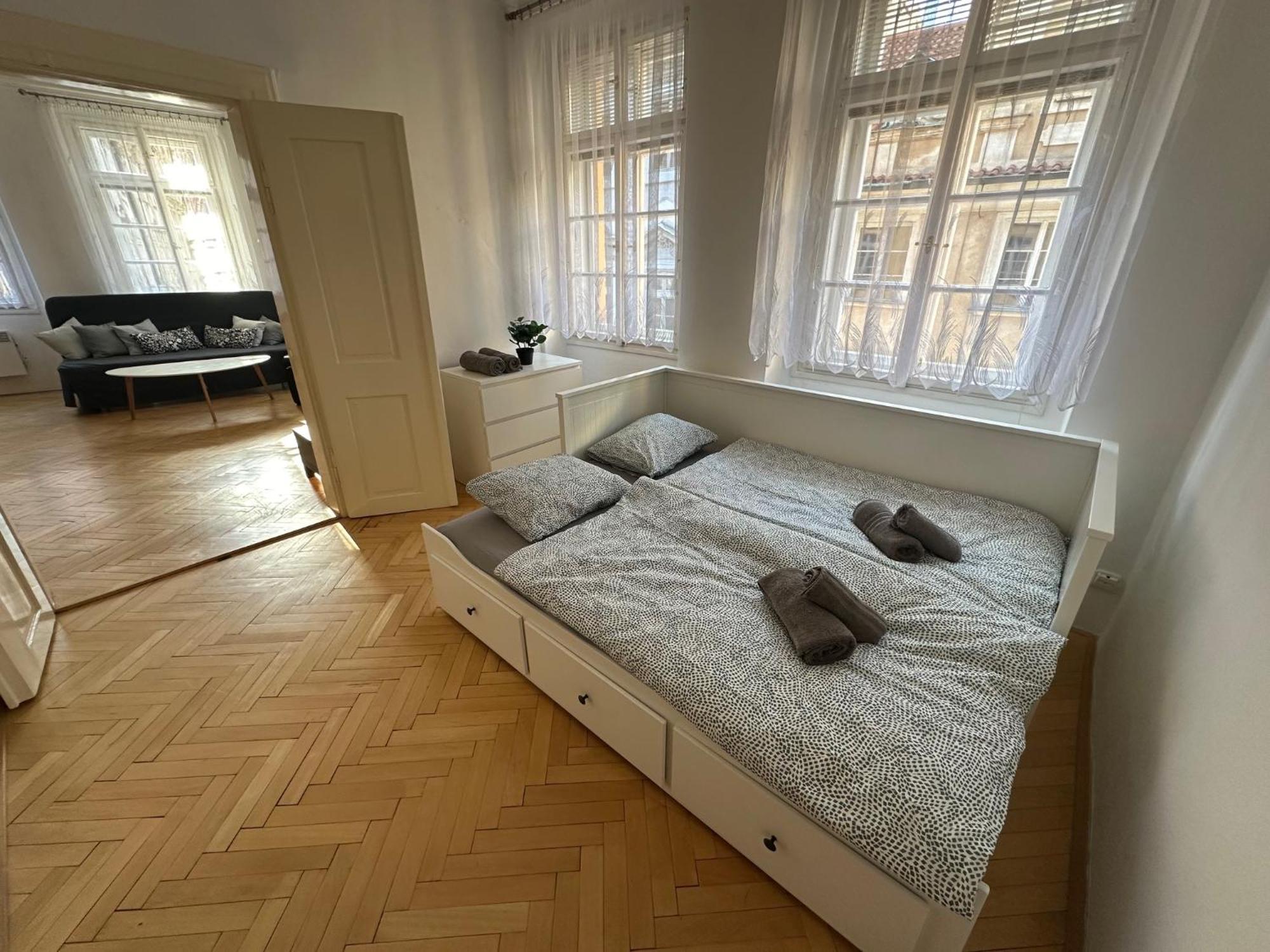 Nerudova Apartments Praag Buitenkant foto